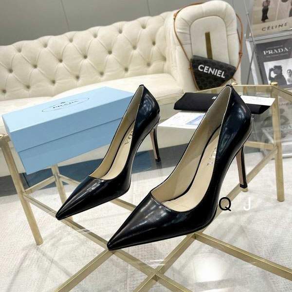 Picture of Prada Shoes _SKUPradasz35-40J10319205